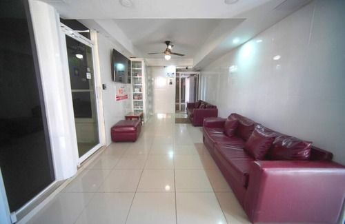 Corales del Sur Hotel | nnSingle Room in Corales Del Sur- Fast WI-FI-Smart-TV-AC-Hot Water-Gated Parking