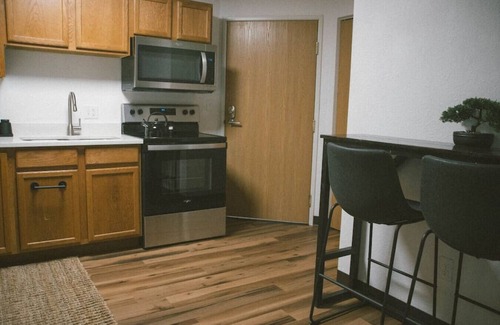 East Hillside Apartment | No. 102 Monthly Uptown Apartment