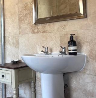 Hereford House | No 37 Central Hereford Sleeps 6 in 3 rooms With parking