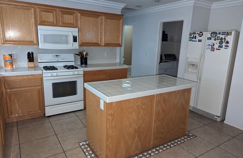 North Las Vegas House | NO EXTRA FEES Vacation Home - Sleep 8 - Private Swimming Pool/Basketball Court