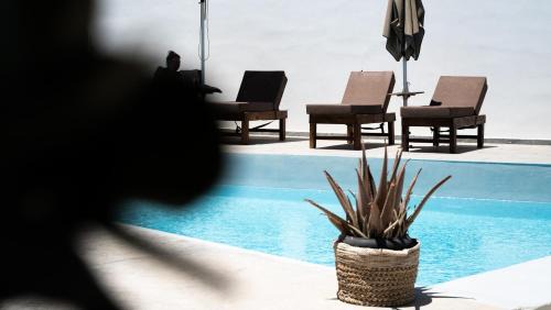 Monolithos Hotel | Noir Santorini