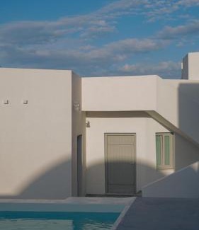 Monolithos Hotel | Noir Santorini