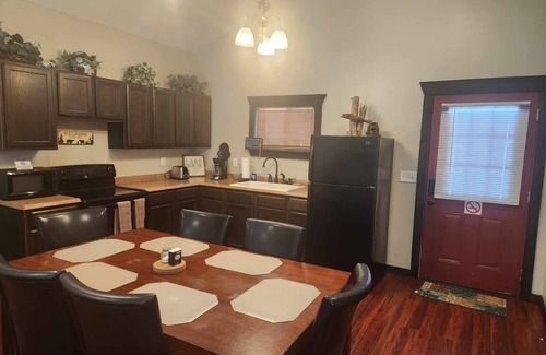 Calico Rock Cabin | Norfork Lake Cabin, 1 minute from Jordan Recreation Area and Jordan Marina