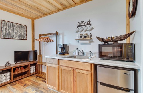 Norfork Apartment | Norfork Studio Cabin: Fishing, Kayaking & More!