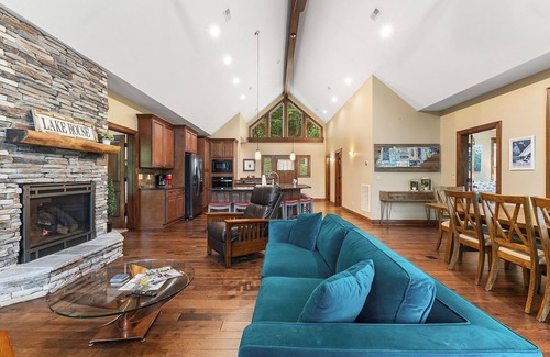 Jacksboro House | Norris Lakefront Retreat! King Suites, Large private dock, Firepit, Great Views