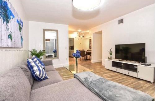 North Beach House | North Beach-Room with Private Entrance