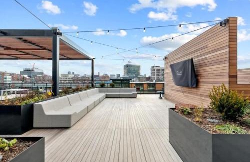 Downtown Boston Apartment | North End 2BR Condo w Pool & Gym