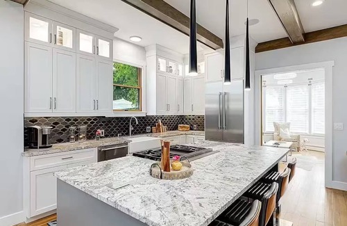 North End House | North End 5-BR Steps to Hyde Park & Downtown