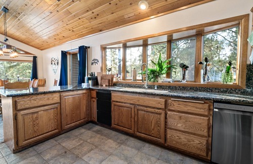 Fawnskin House | North Shore Lakefront - 6 Bedroom Lakefront - Game Room, Views, AC