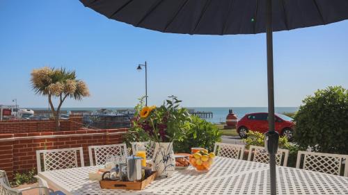 Southwold House | Northcliffe, Southwold Seafront sleeps 14
