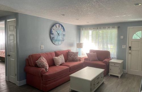 New Port Richey House | Northern Point of Treasure Island, New Port Richey