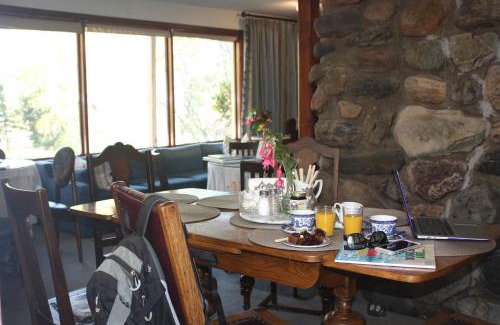 Waterton Park Bed & Breakfast | Northland Lodge