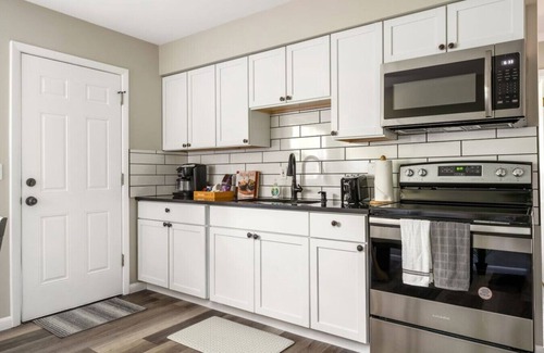 Columbus House | Northland Nest- 2BR, 1 BA, 1 Garage