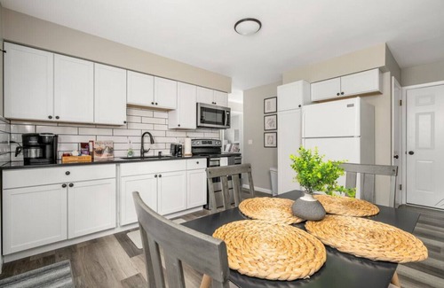 Columbus House | Northland Nest- 2BR, 1 BA, 1 Garage