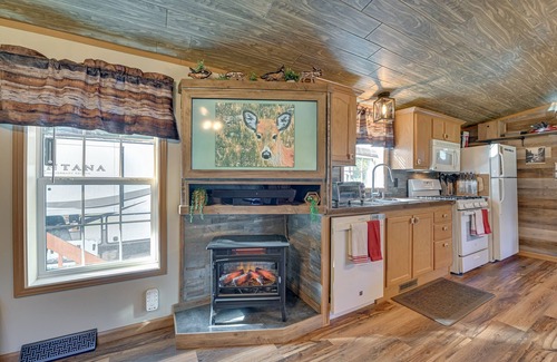 Northville Cabin | Northville Cabin with Fire Pit, 4 Mi to Boat Ramp!