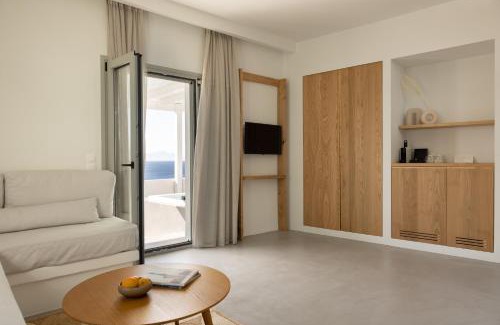 Livadi Hotel | NŌSTOS Serifos