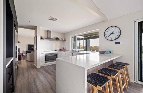 Yallingup Siding House | Notable Downs Estate near Margaret River Wineries