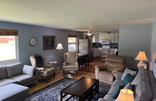 Harters Heights House | Notre Dame Home - 3 blocks to ND Bookstore/10 min walk to ND Stadium