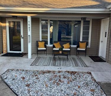 Wooded Estates Villa | Notre Dame vs USC, 5 BR Ranch Walk to Campus, 2 Full Baths, Game Room