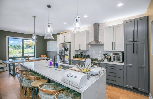 Northeast South Bend House | Notre Grande Dame - Spacious NEW 4-bedroom within walking distance to ND