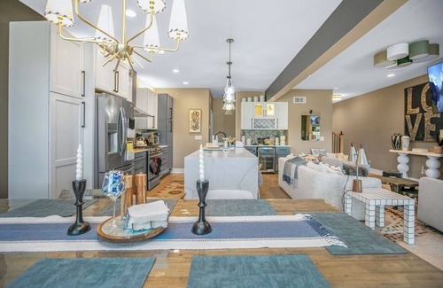 Northeast South Bend House | Notre Grande Dame - Spacious NEW 4-bedroom within walking distance to ND