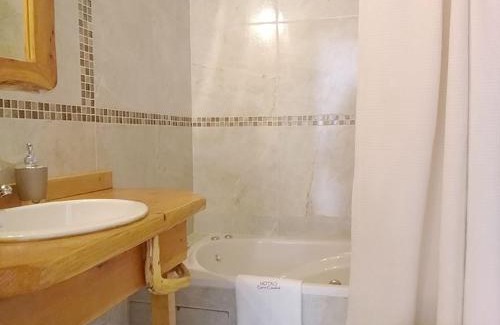 Villa Catedral Apartment | NOTRO 1 Bandurria en la base del cerro Catedral con vistas