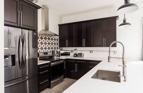 South Scottsdale Cottage | Nova-in the Middle of Old Town-walk to Everything!