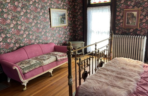 Davenport House | Now available for 1-Day Holiday Events! Message for more information 🏰🌲🥂