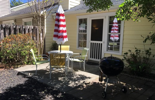 Aiken Condo | Now available short or long term. Convenient to Bruce’s Field .Pets ok.Updated