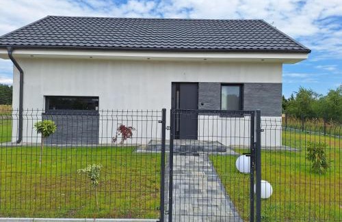 Cekcyn House | Nowoczesny wypoczynek - dom blisko jeziora i lasu