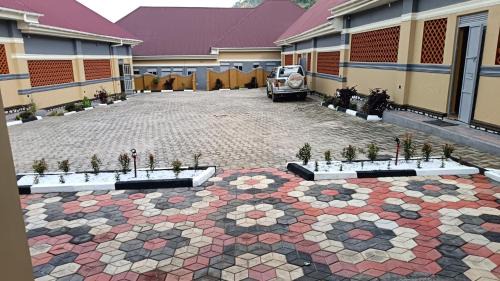 Western Region Hotel | NSHEVI SAFARI HOTEl