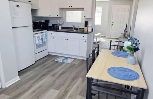 Foley Apartment | nSpacious 2Bed 1 Bath Unit Near OWA and Beach