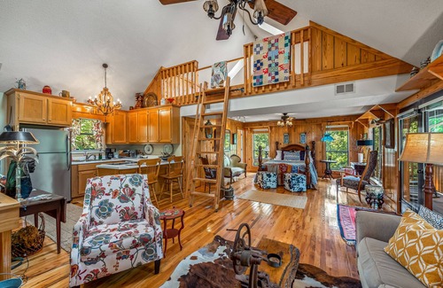 Mentone Cabin | nSpectacular Mountain Top cabin Amazing Views Large Balcony With Low Rates