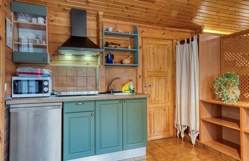 Benicolet Apartment | Null 'Entre Viejos Olivos 2' with Mountain View, Shared Pool and Air Conditioning