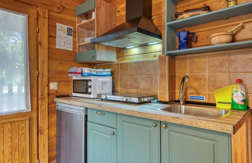 Benicolet Apartment | Null 'Entre Viejos Olivos 2' with Mountain View, Shared Pool and Air Conditioning