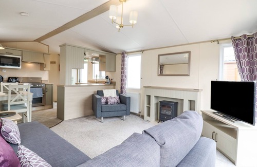 Stonham Aspal Cottage | NUMBER 54, pet friendly, with a garden in Stonham Aspal