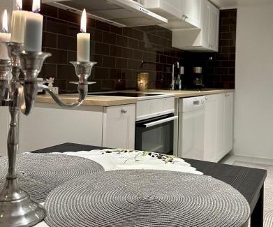 Gavle Apartment | Nyrenoverat boende i villaområde