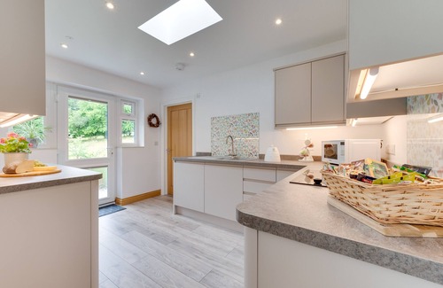 Llanidloes House | Nyth Bryn Haul - One Bedroom House, Sleeps 2