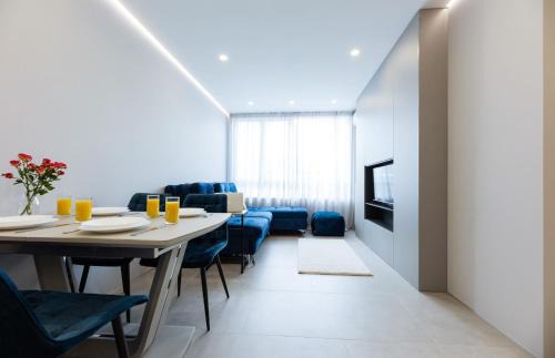 Shevchenkivs'kyi District Apartment | Nyvky Like Home - Файна Таун з басейном - Кв 80