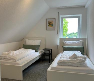 Ibbenbueren Apartment | O107 XXL I 160m2 I Kamin I Balkon I 2 WC I Kücheninsel