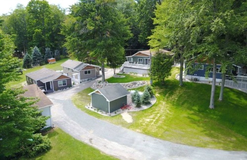 Ludington Cottage | OAK - Grace Landing Cottages With Stunning Sunsets Over Hamlin Lake