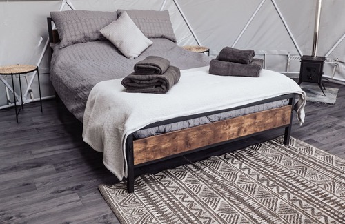 Llanymynech Cabin | Oak Tree Dome at Laburnum View