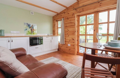 Low Catton Cottage | OAK TREE LODGE, romantic, character holiday cottage in Strensall