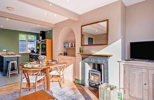 Holbrook House | Oak View - Holbrook - Two Bedroom House, Sleeps 4