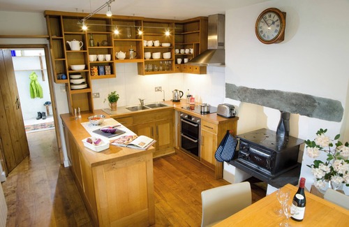 Elterwater Cottage | OAKBANK, family friendly, with open fire in Elterwater