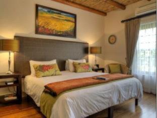 George Central Hotel | Oakhurst Hotel