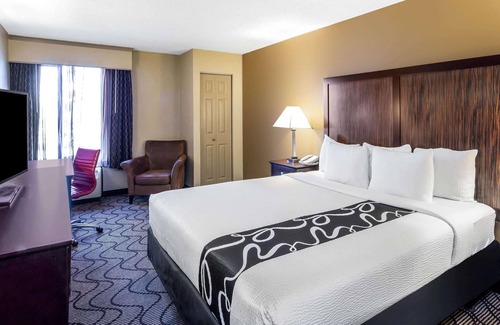 Oakland Hotel | Oakland Airport Arena Hotel