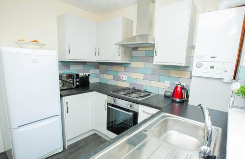 Corby House | Oakley View 5 Person Comfortable Accommodation