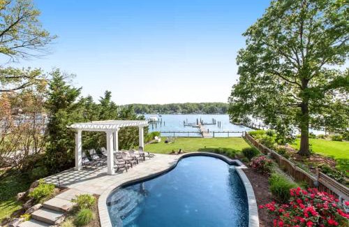 Annapolis House | Oasis by the Bay - Waterfront Heated Pool Hot Tub