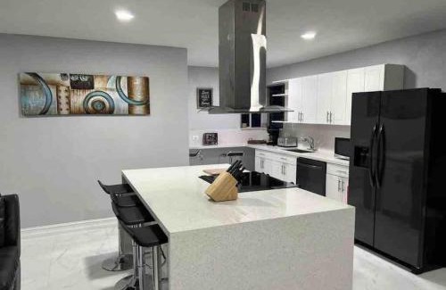 West Park House | OASIS close to Hard Rock Caffe and Hollywood Beaches